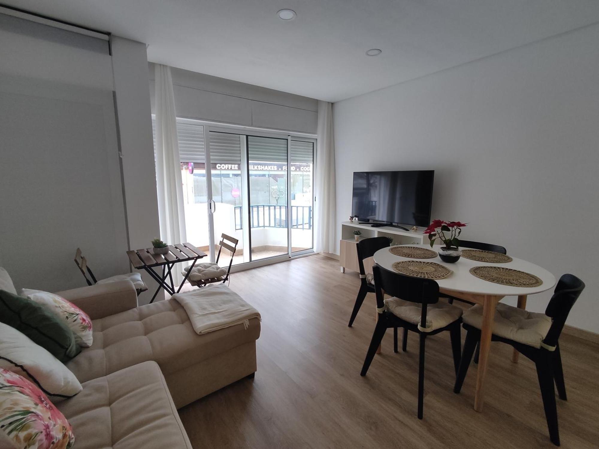 アルマカオ・デ・ペラT1 Rosa Dos Ventos, A/C & Terrace - Casas & Papeisアパートメント エクステリア 写真
